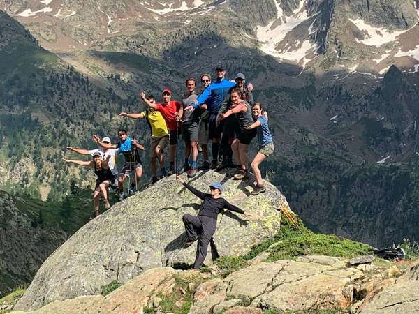 équipe participante à un stage Wim Hof dans les Alpes Maritimes